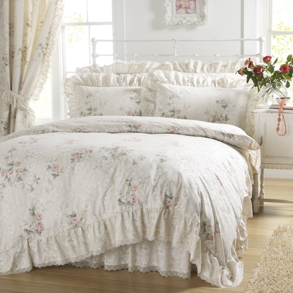 Vantona Country Charlotte Duvet Cover Set - Peach
