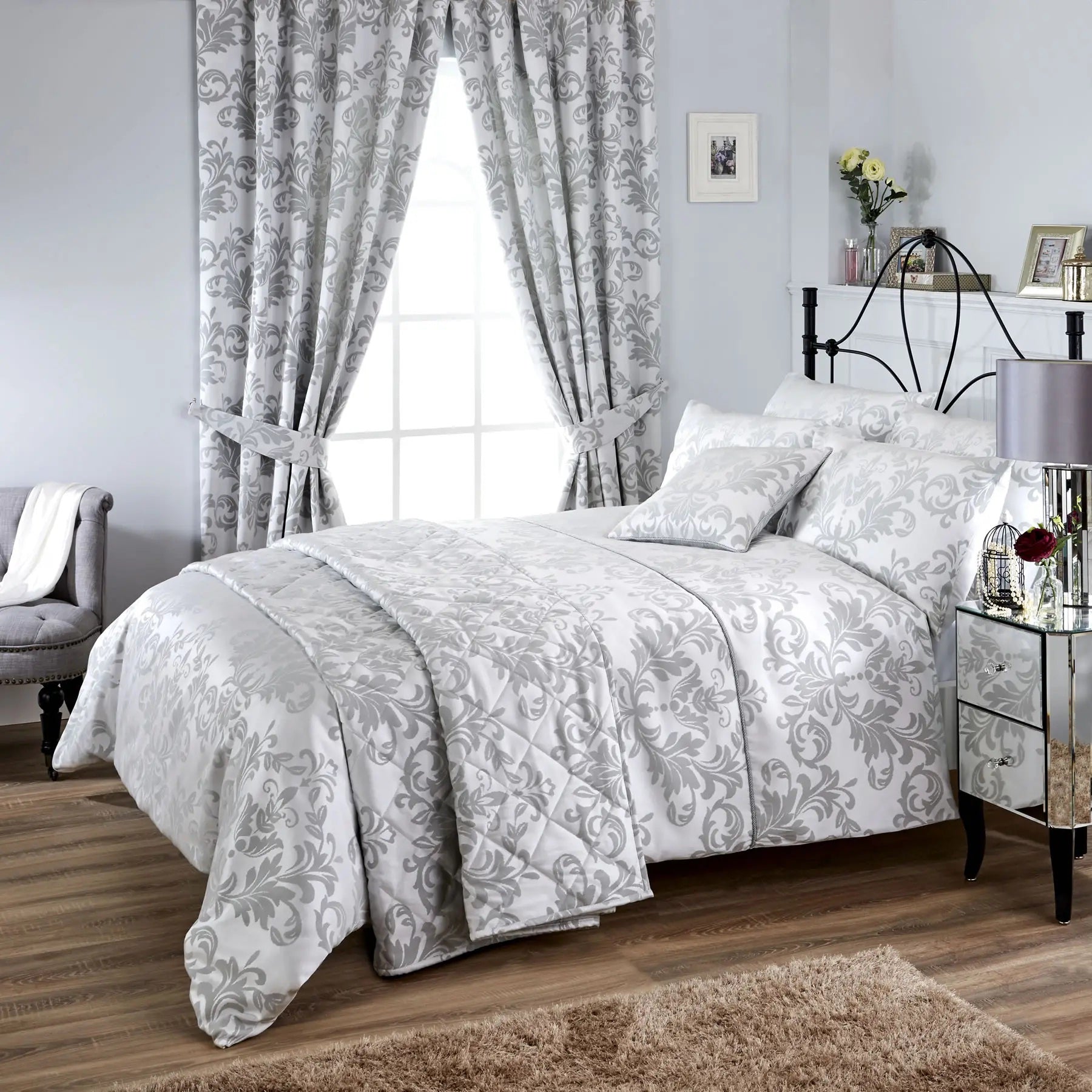 Vantona Country Cressida Jacquard Lined Curtains and Tiebacks - 66 x 72