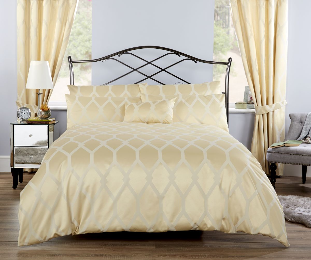 Vantona Verona Jacquard Design Duvet Cover Set - Gold