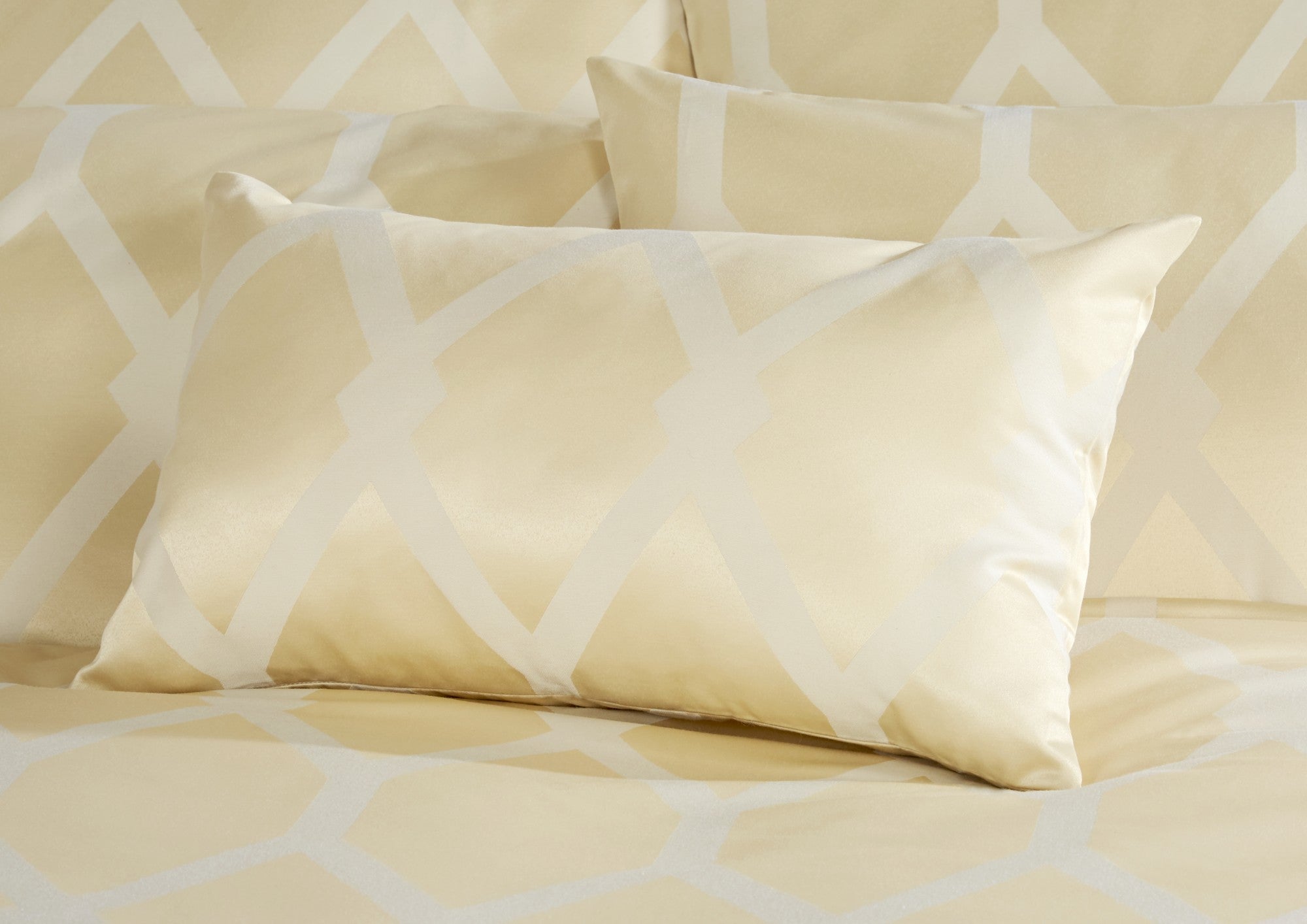 Vantona Verona Jacquard Filled Boudoir Cushion 50 x 30 cm