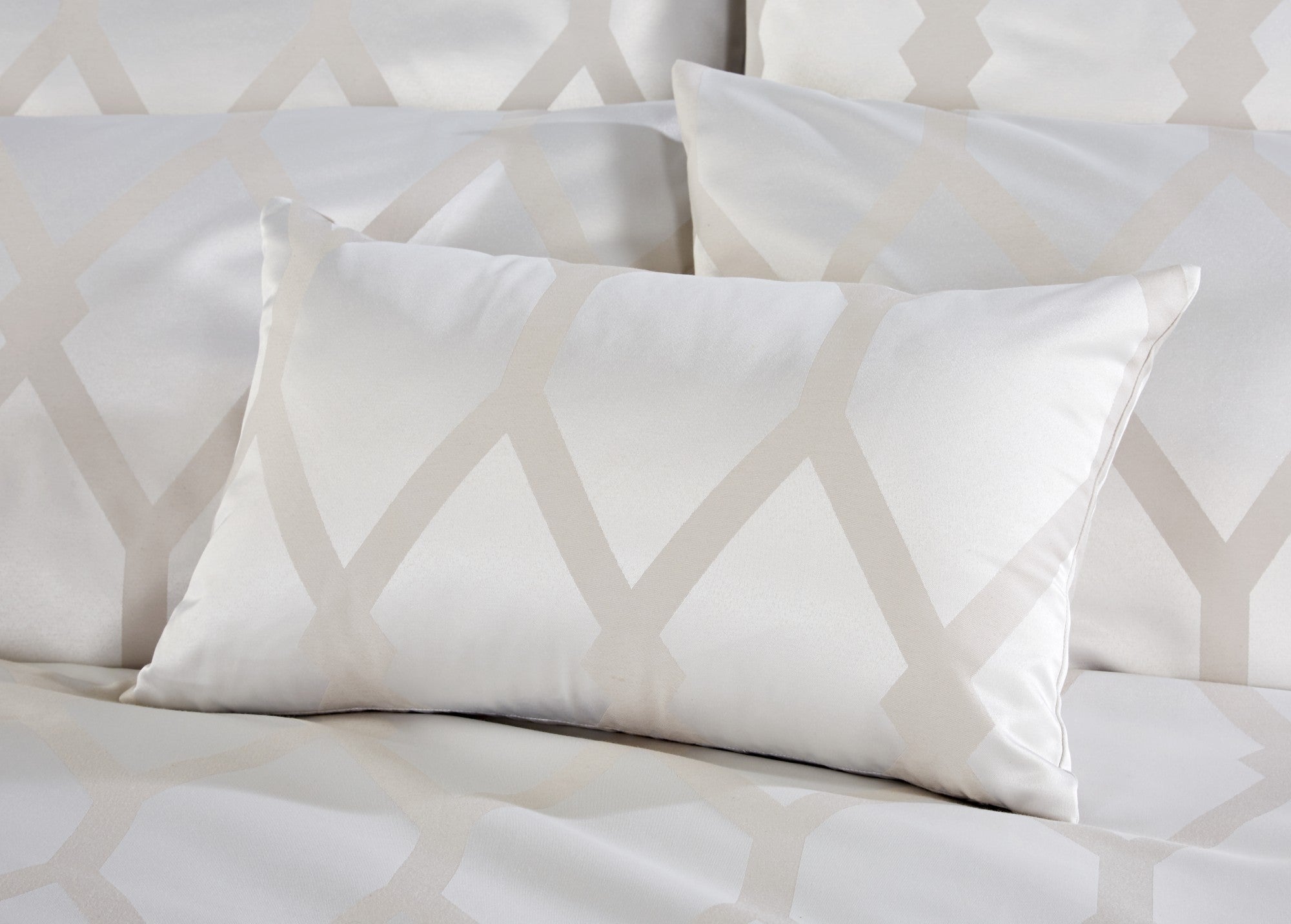 Vantona Verona Jacquard Filled Boudoir Cushion 50 x 30 cm
