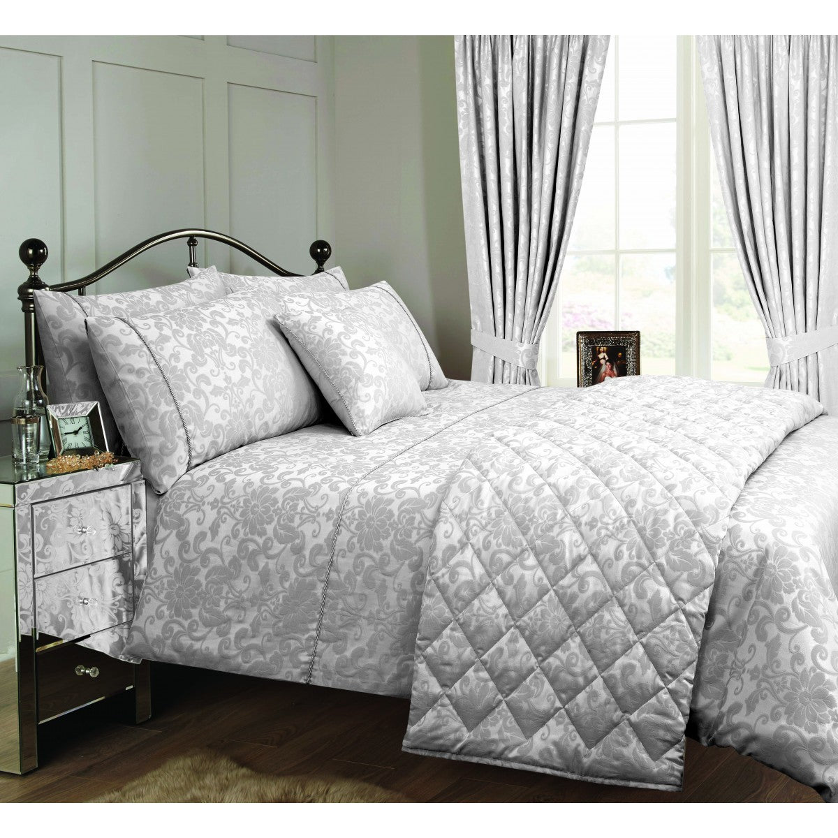 Vantona Como Jacquard Floral Design Duvet Cover Set - Silver