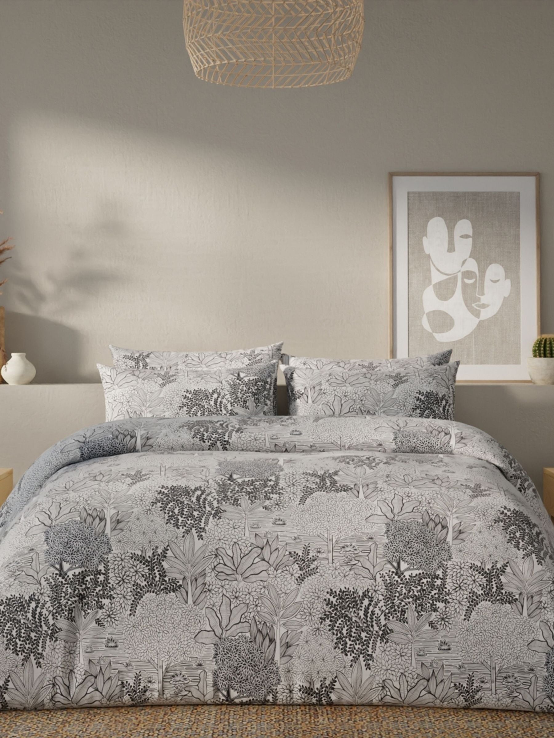 Vantona Essentials Range Kiki Duvet Cover Set - Black