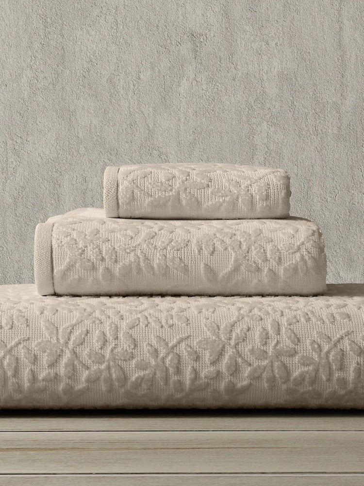Vantona Luxury Leaf Jacquard Cotton Towel - Natural