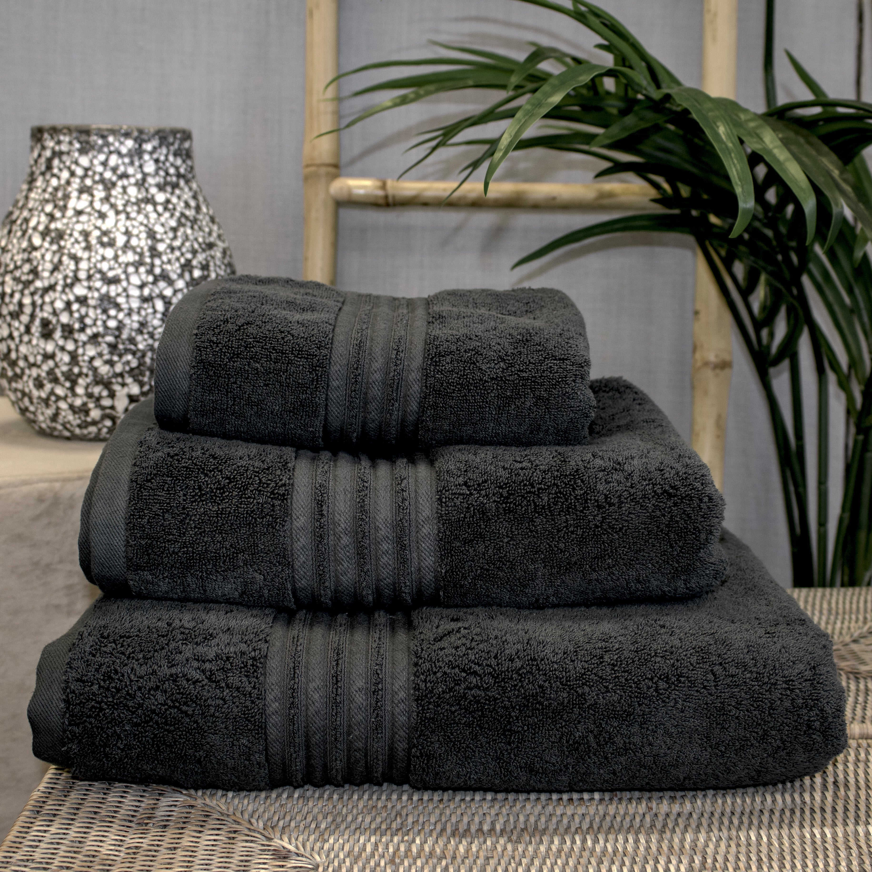 Vantona 100% Cotton 700gsm beautiful luxurious Towels