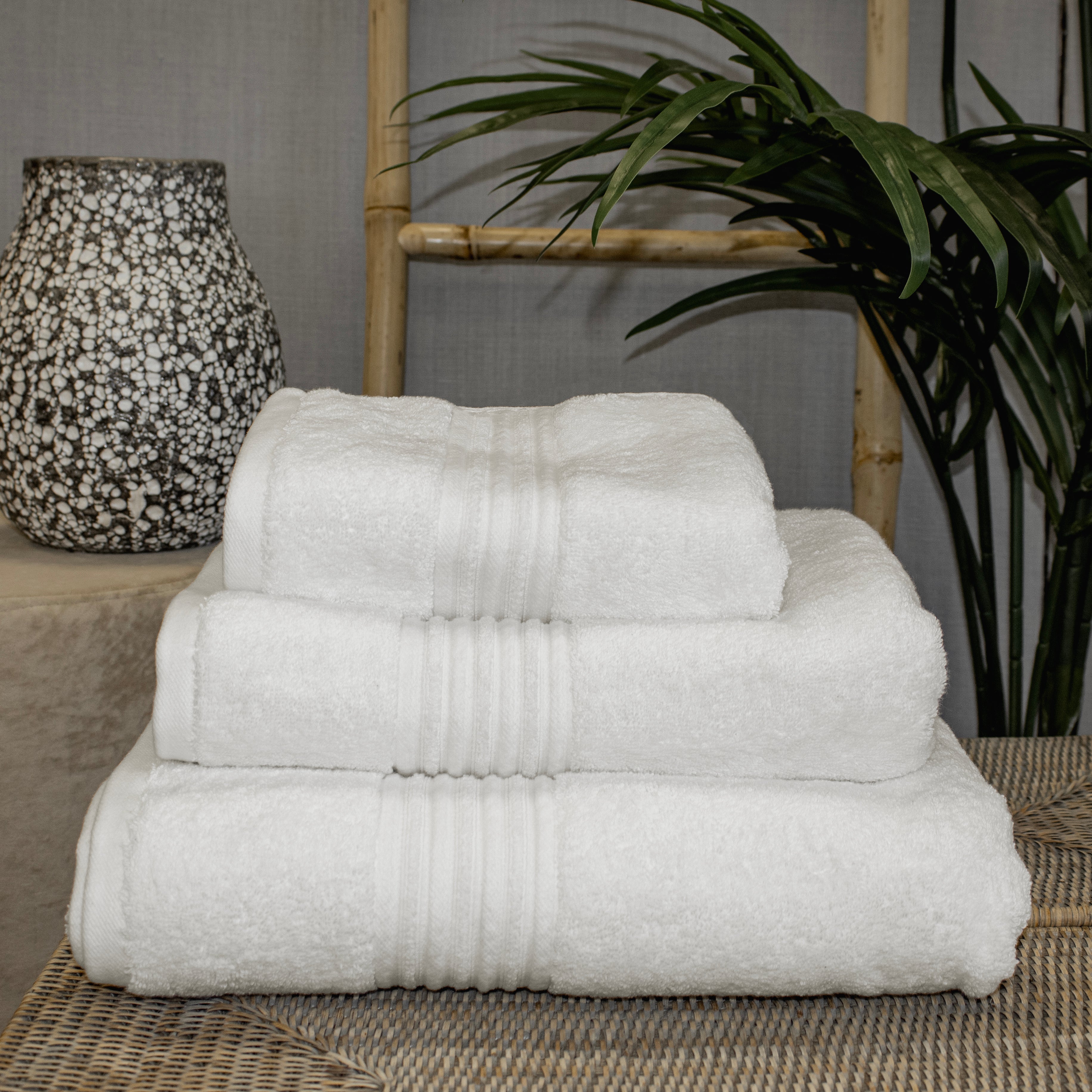 Vantona 100% Cotton 700gsm beautiful luxurious Towels